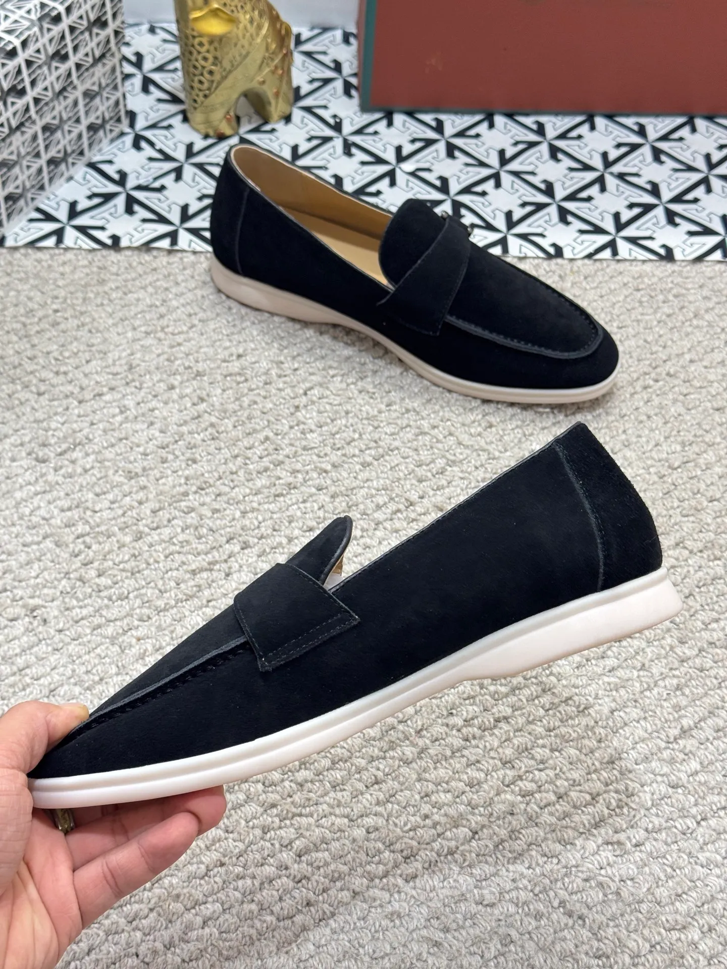 Men's men's shoes 💰380 [New model] 🍓🍓Loro Piana - LP couple model. The new moccasins are made of water-repellent treated suede uppers with rubber soles, a classic. The complex craftsmanship and meticulous structure make the shoes light and soft, allowing you to walk comfortably and freely. Perfect for wearing at the beach or out in the water during the summer. Size: 35-44 (45 customized MH)